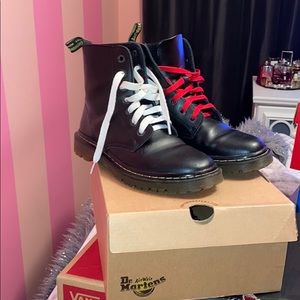 Dr Martens black boots (LUANA) uk 5 us 7(wom) eu38